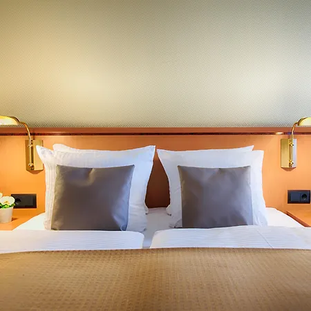 Leonardo Duesseldorf Airport Отель Ратинген