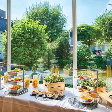 فندق ليوناردو دوسلدورف إيربورت 4*