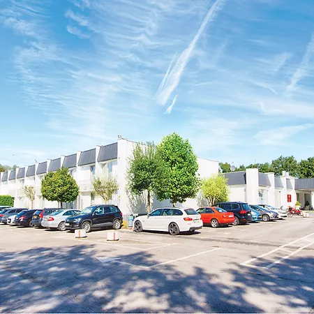 Leonardo Duesseldorf Airport Hotel