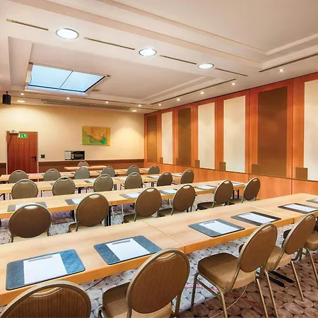 Hotel Leonardo Duesseldorf Airport 4*