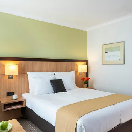 Hotel Leonardo Duesseldorf Airport 4*