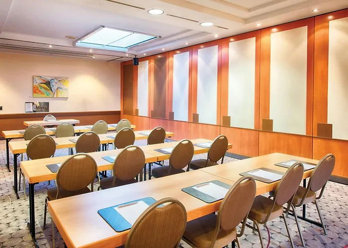 Hotel Leonardo Düsseldorf Airport 4*