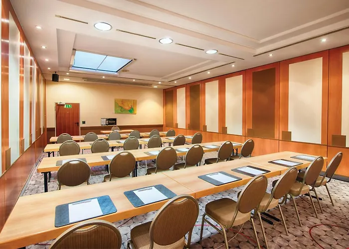 Hotel Leonardo Duesseldorf Airport 4*