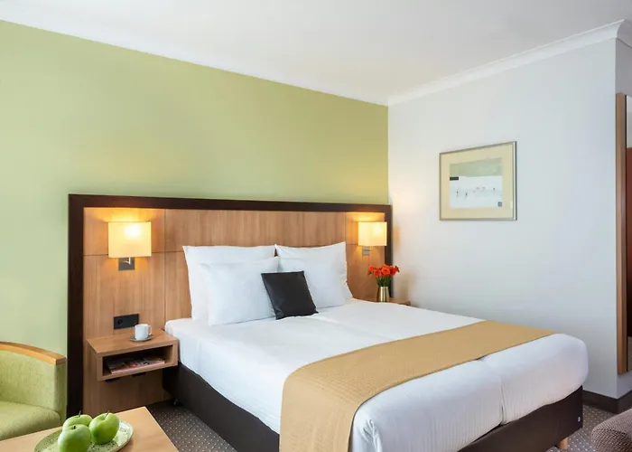 Hotel Leonardo Duesseldorf Airport 4*