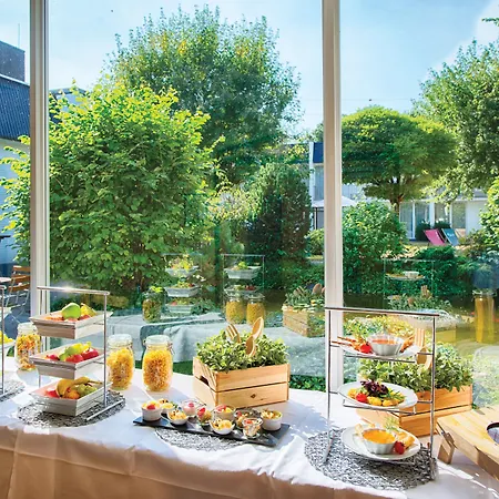 Hotel Leonardo Duesseldorf Airport 4*