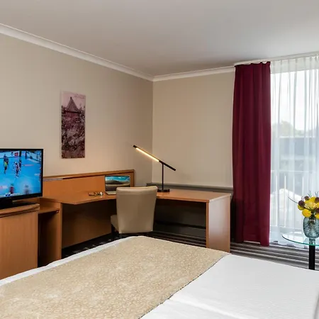 Hotel Leonardo Duesseldorf Airport 4*