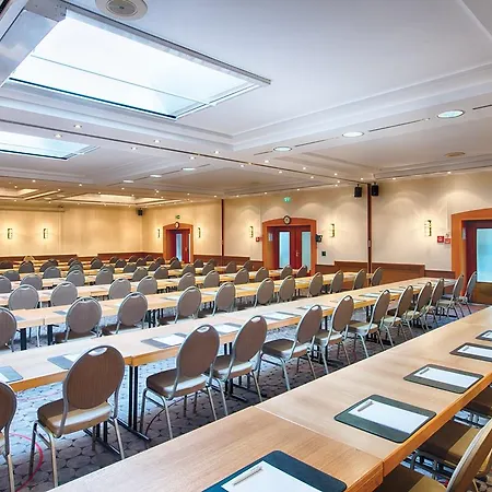 Hotel Leonardo Duesseldorf Airport 4*