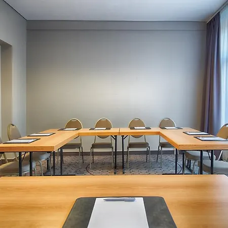 Hotel Leonardo Duesseldorf Airport 4*